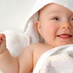 Uleiuri naturale pentru pielea bebelusilor